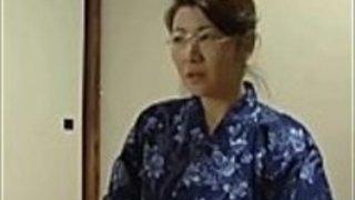 中年夫婦の性欲を爆発させる熟女妻の獣セックス熱い日本の性交