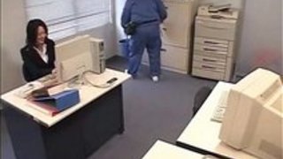 【xvideos】美人なolの睡眠薬レイプ無料エロ動画