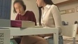 日本の家庭教師が母親の生徒を助ける その他のelitejavhdcom熱い日本の性交