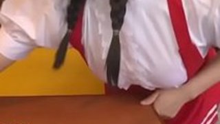 日本の18代のメイドはクライアントを満足させる More At Elitejavhdcom熱い日本の性交