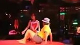 日本の地下セックスショー熱い日本の性交