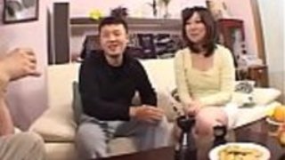 息子に犯された酔っぱらった日本のお母さん Jav25com熱い日本の性交